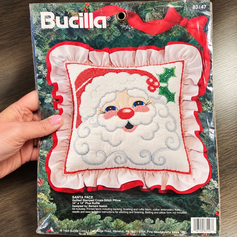Bucilla VTG Santa Lap Quilt Kit Christmas Stamped Cross Stitch Pillow NIP 1994